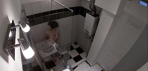 trendsHIDDEN CAM - Spying my sister in the shower